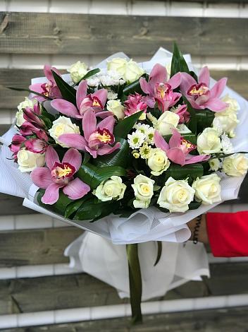 Букет цветов из: Розы и Хризантемы в Грязовце