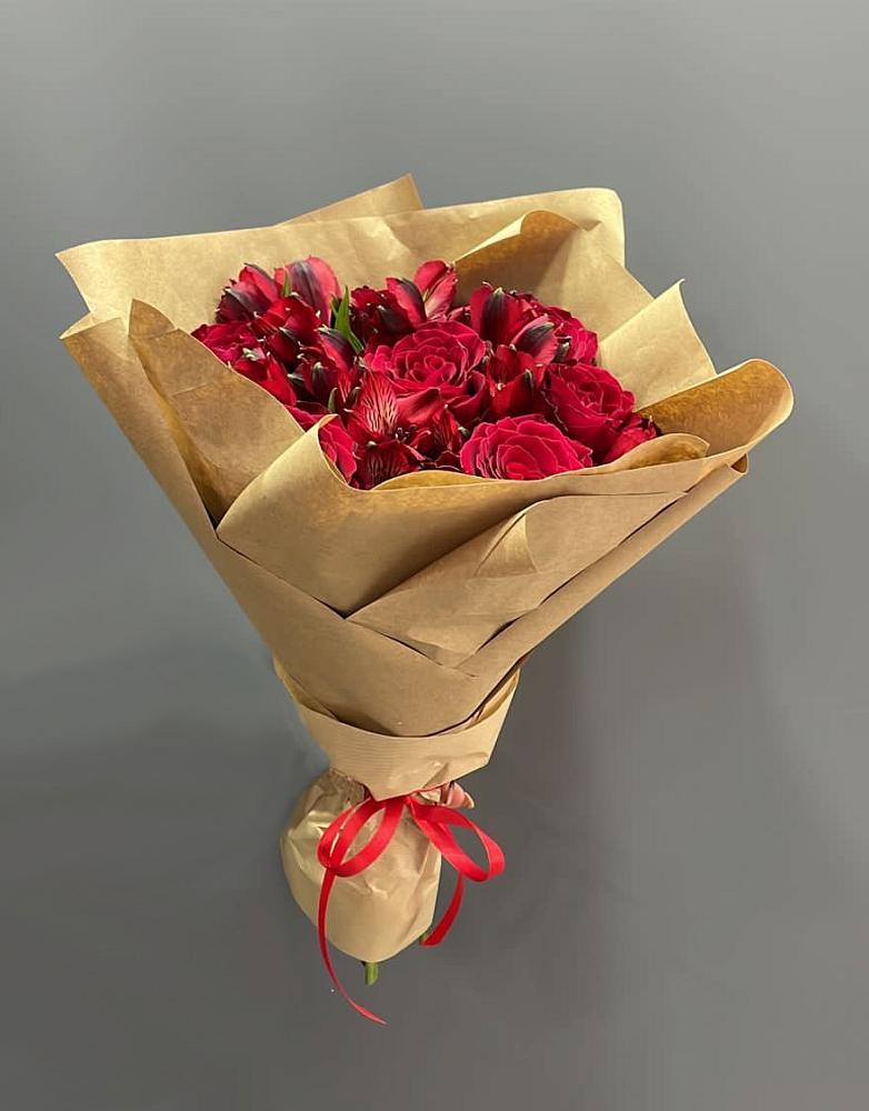 Букет цветов из: Альстромерии и Розы в Грязовце