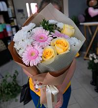 Букет цветов из:  Герберы, Розы и Хризантемы в Грязовце