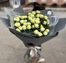 Букет Белые кустовые розы Солинеро в Грязовце