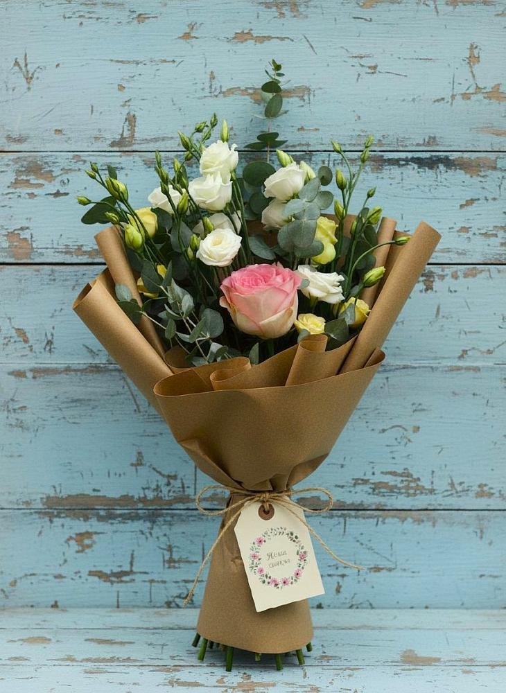 Букет цветов из: Розы и Лизиантусы в Грязовце