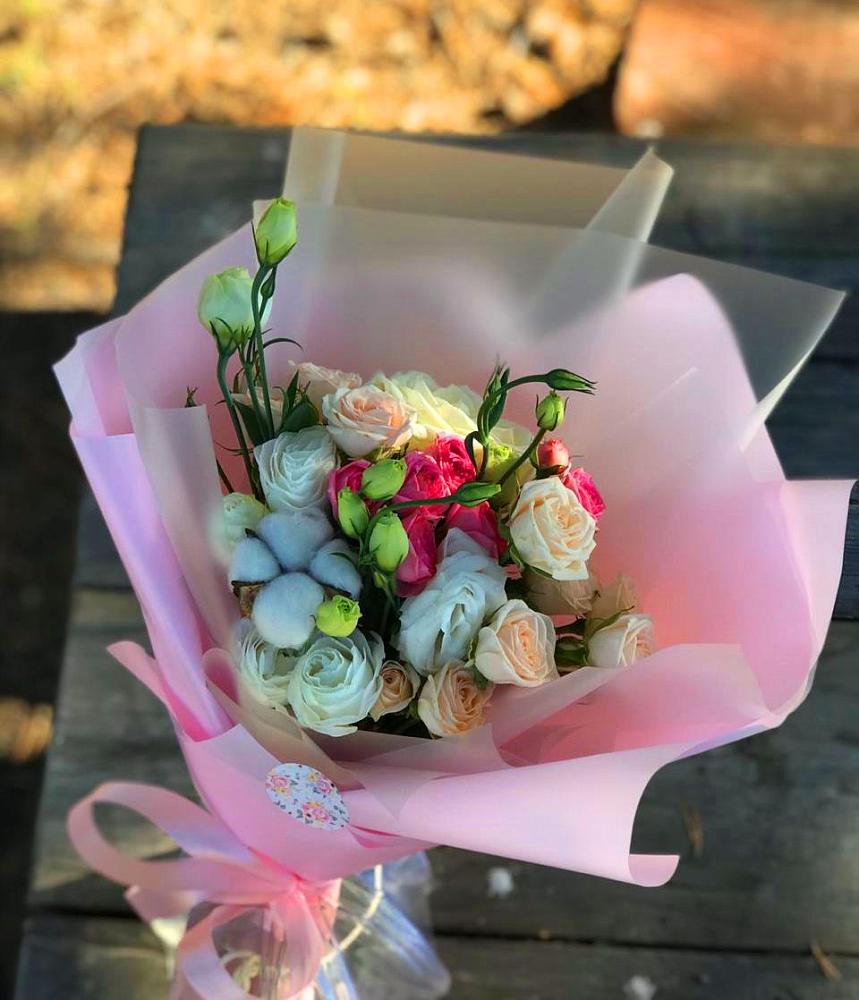 Букет цветов из: Розы и Лизиантусы в Грязовце