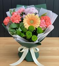 Букет цветов из:  Гвоздики, Розы, Герберы и Хризантемы в Грязовце